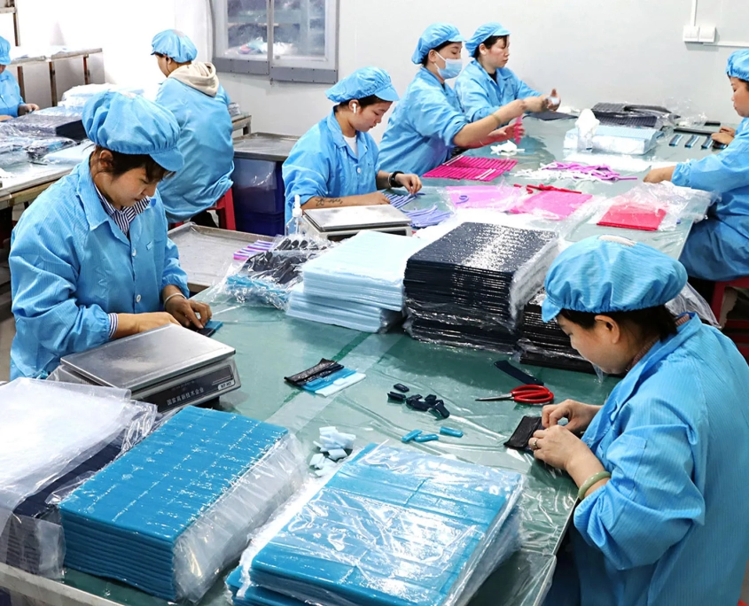 newtop-silicone-team-is-working-on-silicone-raw-materials-845x684